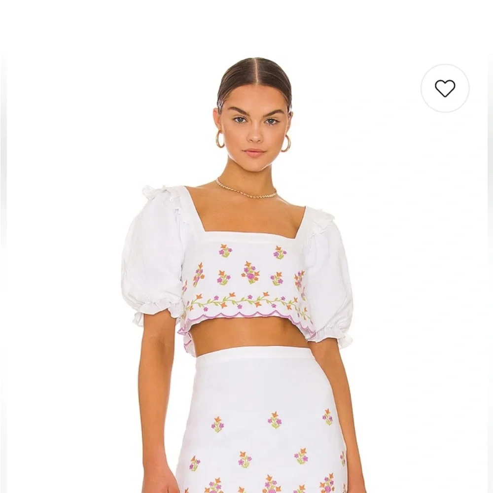MAJORELLE “Wesley” White Ivory Linen Crop Top with Pastel Embroidered Floral - Picture 3 of 8